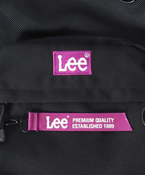 Lee(リー)の「Lee(リー)ブランドネームキーホルダー付 ワンポイントロゴ刺繍 メッシュポケット 撥水バックパック/リュックサック(バックパック/リュック・レディース・ブラック×ホワイト/ブラック×パープル/ブラック×ピンク/ブラック×ブラック/ブラック×グリーン・FREE)」の11枚目の写真