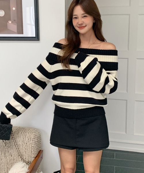 BIRTHDAY BASH(バースデイバッシュ)の「LIB OFF SHOULDER BORDER KNIT TOPS(リブオフショルダーボーダーニットトップス)(ニット/セーター・レディース・ブラック×ホワイト・FREE)」の5枚目の写真