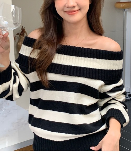 BIRTHDAY BASH(バースデイバッシュ)の「LIB OFF SHOULDER BORDER KNIT TOPS(リブオフショルダーボーダーニットトップス)(ニット/セーター・レディース・ブラック×ホワイト・FREE)」の4枚目の写真