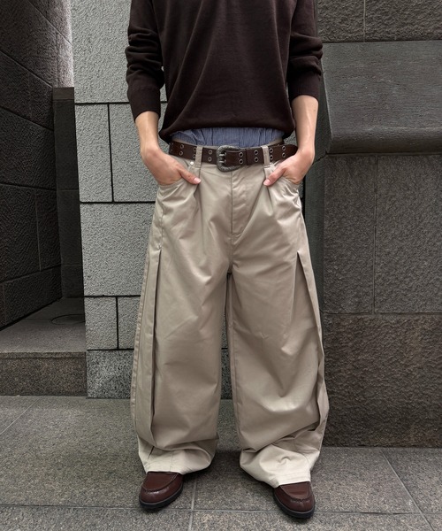 kutir(クティール)の「ASSORT TUCK DESIGN CHINO PANTS / アソートタックデザインチノパン(その他パンツ・メンズ・チャコールグレー/ベージュ/ブラック・SMALL/MEDIUM/LARGE)」の4枚目の写真