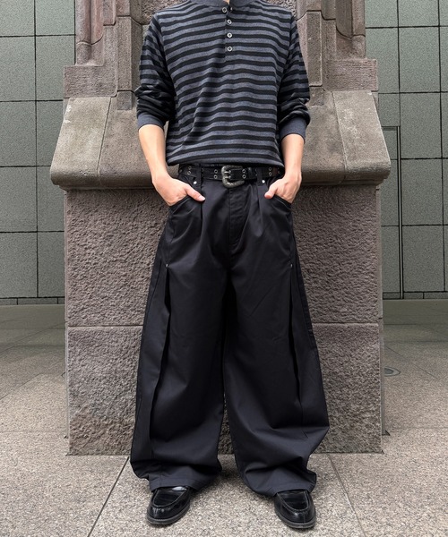kutir(クティール)の「ASSORT TUCK DESIGN CHINO PANTS / アソートタックデザインチノパン(その他パンツ・メンズ・チャコールグレー/ベージュ/ブラック・SMALL/MEDIUM/LARGE)」の5枚目の写真