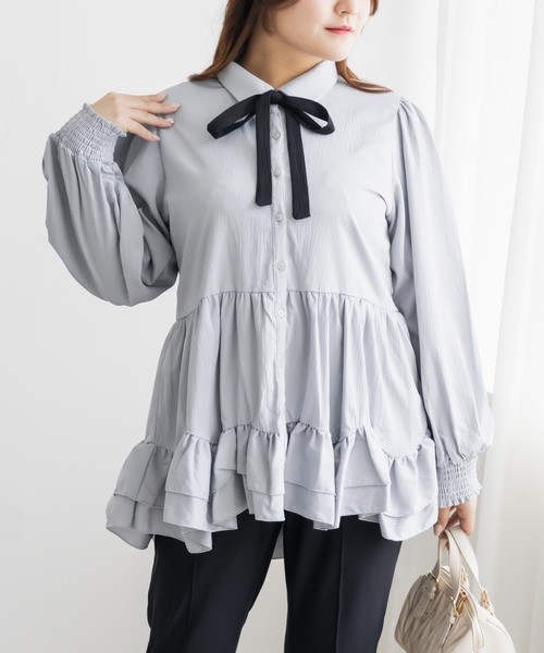 CLETTE(クレット)の「フリルティアードリボンタイブラウス(シャツ/ブラウス・レディース・ブルー/ラベンダー/オフホワイト・LL/3L/4L)」の2枚目の写真