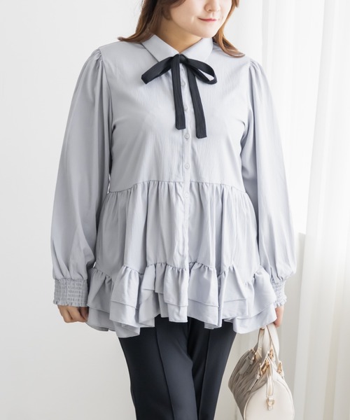 CLETTE(クレット)の「フリルティアードリボンタイブラウス(シャツ/ブラウス・レディース・ブルー/ラベンダー/オフホワイト・LL/3L/4L)」の8枚目の写真