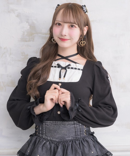 ROJITA(ロジータ)の「クロスリボンヨーク切替長袖トップス(Tシャツ/カットソー・レディース・ブラック/ピンクベージュ/ホワイト・FREE)」の4枚目の写真