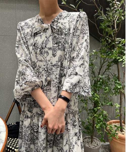 YUGA(ユーガ)の「YUGA_YGMC Korean-style Classic Print Bow-Tie Dress(ワンピース・レディース・ブルー/ブラック・FREE)」の1枚目の写真