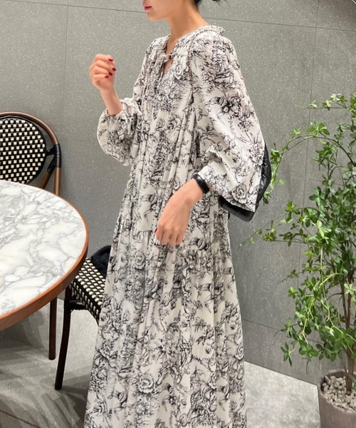 YUGA(ユーガ)の「YUGA_YGMC Korean-style Classic Print Bow-Tie Dress(ワンピース・レディース・ブルー/ブラック・FREE)」の4枚目の写真