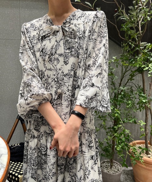 YUGA(ユーガ)の「YUGA_YGMC Korean-style Classic Print Bow-Tie Dress(ワンピース・レディース・ブルー/ブラック・FREE)」の8枚目の写真