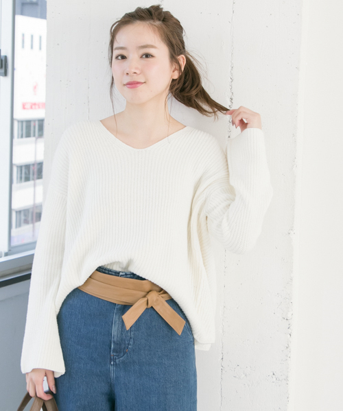 URBAN RESEARCH（アーバンリサーチ）の「UR BACKねじり片畦ニット（ニット/セーター・レディース・ライトカーキ/オフホワイト/ラベンダー・FREE）」の2枚目の写真