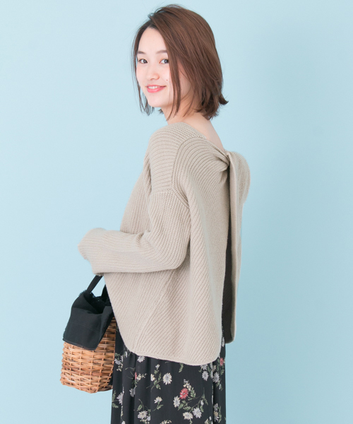 URBAN RESEARCH（アーバンリサーチ）の「UR BACKねじり片畦ニット（ニット/セーター・レディース・ライトカーキ/オフホワイト/ラベンダー・FREE）」の18枚目の写真