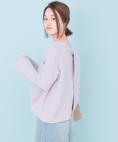 URBAN RESEARCH（アーバンリサーチ）の「UR BACKねじり片畦ニット（ニット/セーター・レディース・ライトカーキ/オフホワイト/ラベンダー・FREE）」の9枚目の写真