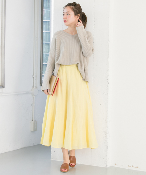 URBAN RESEARCH（アーバンリサーチ）の「UR BACKねじり片畦ニット（ニット/セーター・レディース・ライトカーキ/オフホワイト/ラベンダー・FREE）」の22枚目の写真