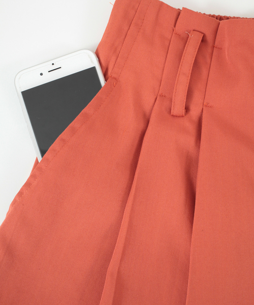 titivate（ティティベイト）の「フロントタックワイドフレアパンツ（その他パンツ・レディース・ネイビー/イエロー/オレンジ/ライトベージュ/ブルー・L/M/S）」の9枚目の写真