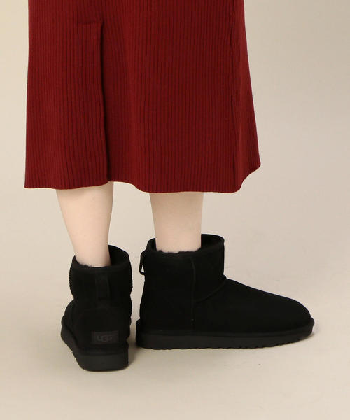 UGG（アグ）の「＜UGG（アグ）＞クラシックミニ ムートンブーツ 2 ◆（ブーツ・レディース・オリーブ/グレー/ブラック/ネイビー/ブラウン/ダークブラウン・7/5/6/8）」の13枚目の写真