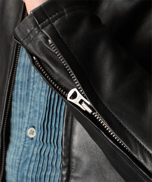 NANO universe（ナノユニバース）の「Shama（シャマ）/ 別注レザーシングルライダースジャケット（ライダースジャケット・メンズ・ブラック/ネイビー・SMALL/MEDIUM/LARGE）」の8枚目の写真