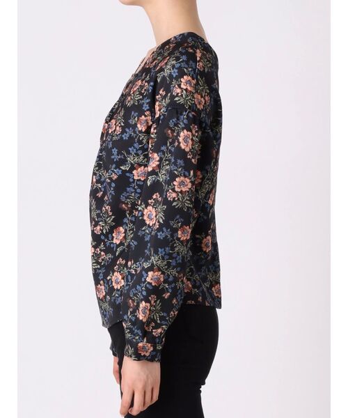 EMODA(エモダ)の「ディープコントラストフラワートップ(Tシャツ/カットソー・レディース・ブラック/その他1/キャメル・FREE)」の6枚目の写真