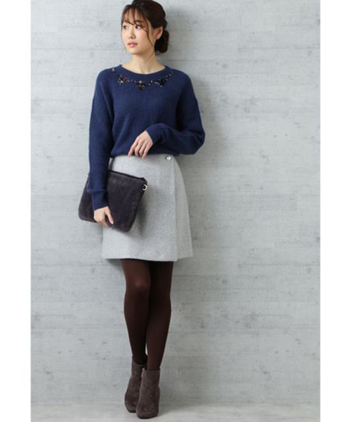 NATURAL BEAUTY BASIC（ナチュラルビューティーベーシック）の「スパンコールネックニット（ニット/セーター・レディース・グレー/ネイビー/ベージュ・MEDIUM）」の18枚目の写真