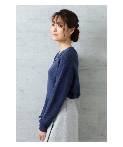 NATURAL BEAUTY BASIC（ナチュラルビューティーベーシック）の「スパンコールネックニット（ニット/セーター・レディース・グレー/ネイビー/ベージュ・MEDIUM）」の7枚目の写真