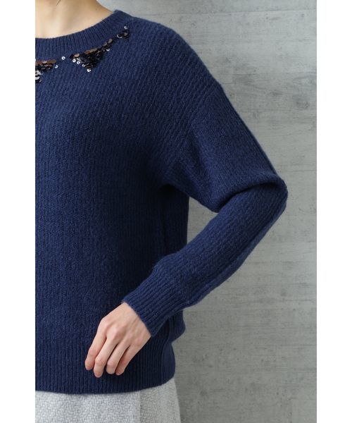 NATURAL BEAUTY BASIC（ナチュラルビューティーベーシック）の「スパンコールネックニット（ニット/セーター・レディース・グレー/ネイビー/ベージュ・MEDIUM）」の12枚目の写真