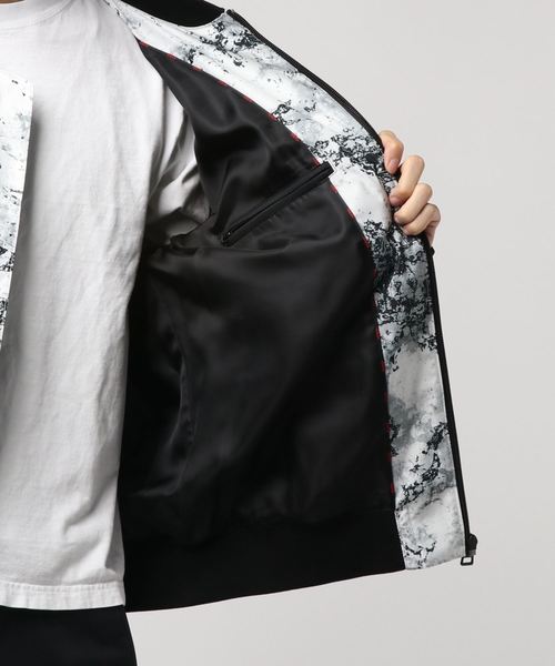 HUGO（ヒューゴ）の「ボンバー ジャケット イン ア カモフラージュプリント（MA-1・メンズ・ホワイト系その他・S/M/L/XL/XS/XXL）」の11枚目の写真