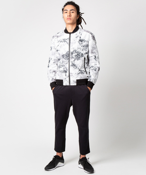 HUGO（ヒューゴ）の「ボンバー ジャケット イン ア カモフラージュプリント（MA-1・メンズ・ホワイト系その他・S/M/L/XL/XS/XXL）」の5枚目の写真