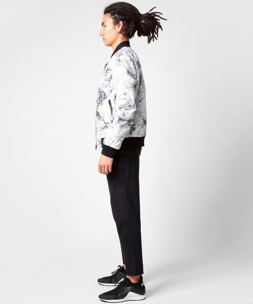 HUGO（ヒューゴ）の「ボンバー ジャケット イン ア カモフラージュプリント（MA-1・メンズ・ホワイト系その他・S/M/L/XL/XS/XXL）」の9枚目の写真