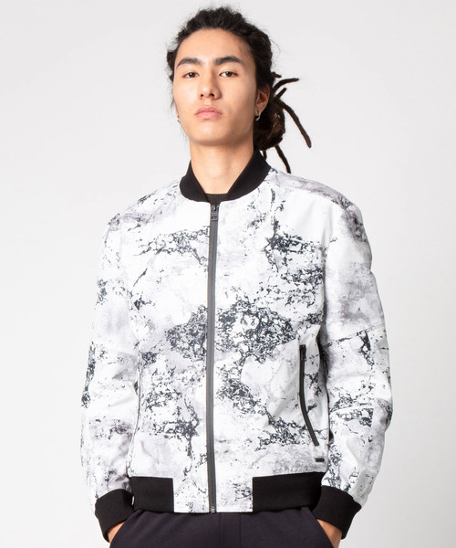HUGO（ヒューゴ）の「ボンバー ジャケット イン ア カモフラージュプリント（MA-1・メンズ・ホワイト系その他・S/M/L/XL/XS/XXL）」の12枚目の写真