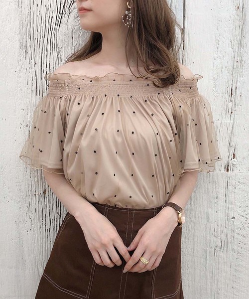one after another NICE CLAUP(ワンアフターアナザーナイスクラップ)の「ドットチュールブラウス(シャツ/ブラウス・レディース・ベージュ/ピンク/アイボリー・FREE)」の2枚目の写真