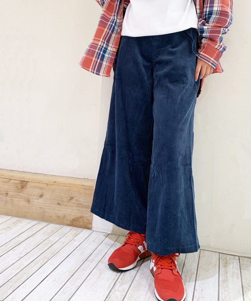 OLD BETTY'S（オールドベティーズ）の「Sucker Corduroy Gaucho Pants /コーデュロイ ガウチョ パンツ（その他パンツ・レディース・ネイビー/ラベンダー・FREE）」の2枚目の写真