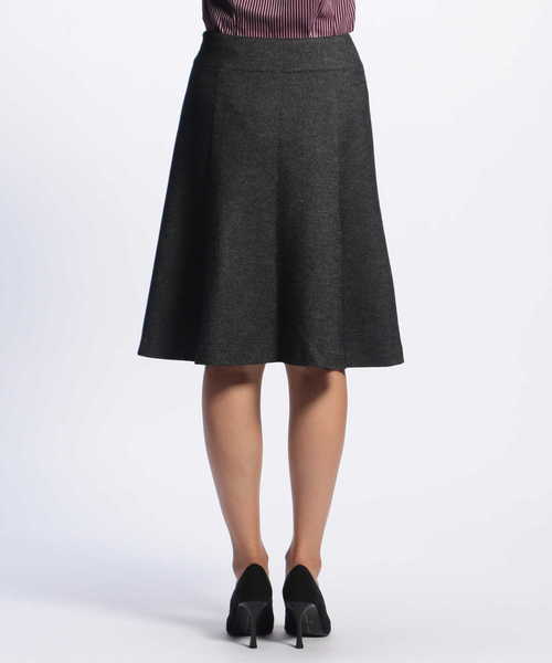 NARACAMICIE（ナラカミーチェ）の「《セットアップスーツ対応》バーズアイソフトフレアースカート（スカート・レディース・ベージュ/ネイビー/グレー・SMALL/MEDIUM/LARGE）」の7枚目の写真