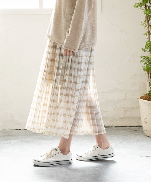 MODE ROBE(モードローブ)の「シフォンチェックプリーツスカート(スカート・レディース・アイボリー・FREE)」の2枚目の写真