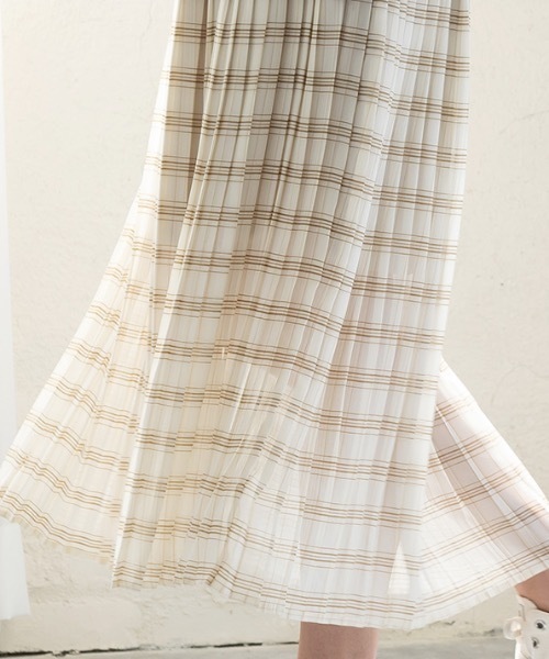 MODE ROBE(モードローブ)の「シフォンチェックプリーツスカート(スカート・レディース・アイボリー・FREE)」の5枚目の写真