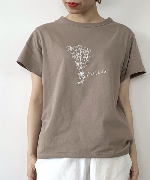 studio CLIP（スタディオクリップ）の「[取扱い店舗限定]イラストレーターyohさんコラボTシャツ（Tシャツ/カットソー・レディース・グリーン系その他6/ホワイト系その他7/ブラウン系その他5/ホワイト系その他4/ブラック系その他3/カーキ/ホワイト系その他/グレー系その他2/ホワイト/オレンジ/ブルー/ベージュ・FREE）」の9枚目の写真