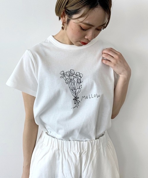 studio CLIP（スタディオクリップ）の「[取扱い店舗限定]イラストレーターyohさんコラボTシャツ（Tシャツ/カットソー・レディース・グリーン系その他6/ホワイト系その他7/ブラウン系その他5/ホワイト系その他4/ブラック系その他3/カーキ/ホワイト系その他/グレー系その他2/ホワイト/オレンジ/ブルー/ベージュ・FREE）」の5枚目の写真