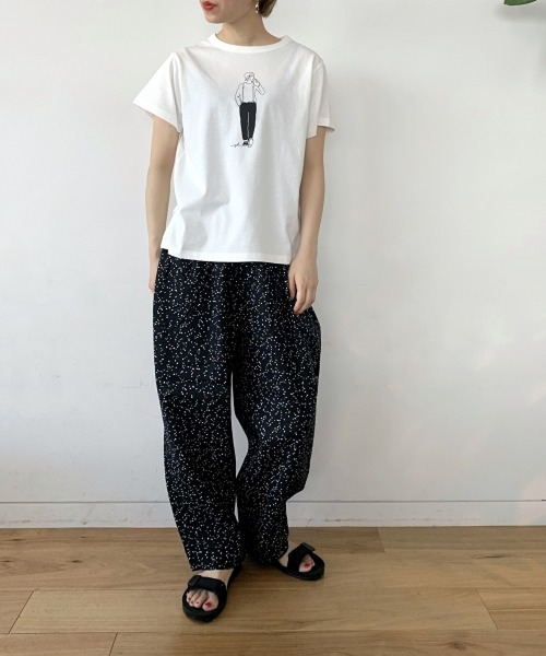 studio CLIP（スタディオクリップ）の「[取扱い店舗限定]イラストレーターyohさんコラボTシャツ（Tシャツ/カットソー・レディース・グリーン系その他6/ホワイト系その他7/ブラウン系その他5/ホワイト系その他4/ブラック系その他3/カーキ/ホワイト系その他/グレー系その他2/ホワイト/オレンジ/ブルー/ベージュ・FREE）」の13枚目の写真