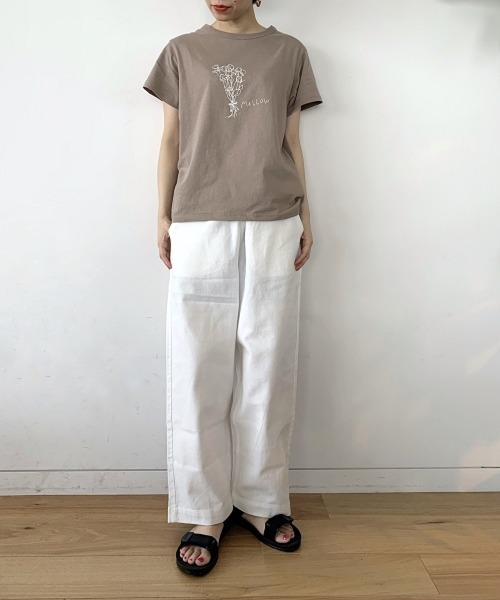 studio CLIP（スタディオクリップ）の「[取扱い店舗限定]イラストレーターyohさんコラボTシャツ（Tシャツ/カットソー・レディース・グリーン系その他6/ホワイト系その他7/ブラウン系その他5/ホワイト系その他4/ブラック系その他3/カーキ/ホワイト系その他/グレー系その他2/ホワイト/オレンジ/ブルー/ベージュ・FREE）」の16枚目の写真