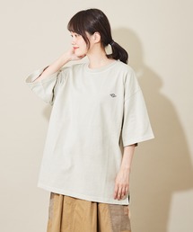 CUBE SUGAR（キューブシュガー）の「空紡糸天竺 ピグメント染め 5分袖 プリント クルーネック Tシャツ（Tシャツ/カットソー・レディース）」