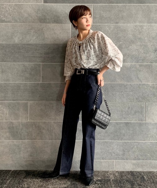 PAGEBOY（ページボーイ）の「モノトーンフラワー2WAYDカンブラウス（シャツ/ブラウス・レディース・ブラック/アイボリー・FREE）」の3枚目の写真