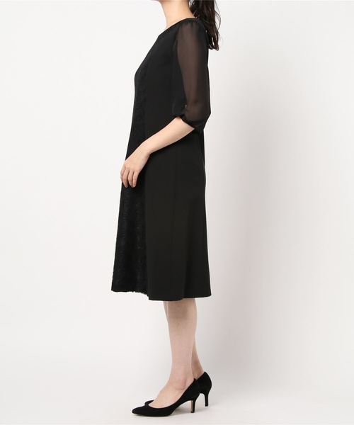 BELLUNA(ベルーナ)の「洗えるストレッチ素材レース切替ワンピース(ドレス・レディース・ブラック・MEDIUM/LARGE/X-LARGE)」の4枚目の写真