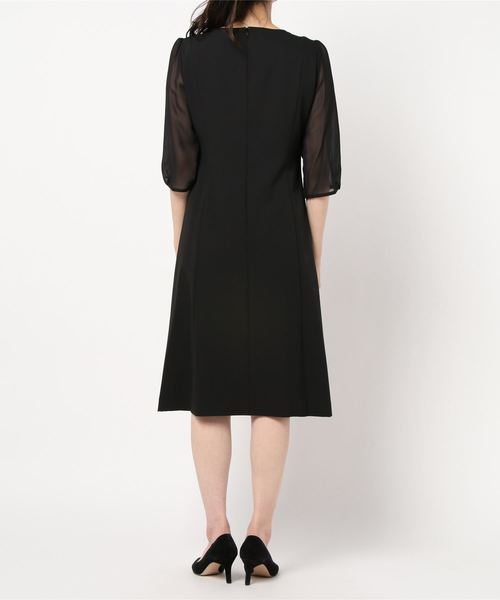 BELLUNA(ベルーナ)の「洗えるストレッチ素材レース切替ワンピース(ドレス・レディース・ブラック・MEDIUM/LARGE/X-LARGE)」の5枚目の写真