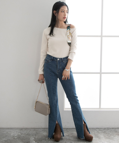 Newlyme(ニューリーミー)の「スカーフ付きワンショルテレコ長袖トップス(Tシャツ/カットソー・レディース・ホワイト/ブラック/ベージュ/レッド/サックスブルー/ブルー系その他/ブラック×ブラック/ベージュ×ブラック/ホワイト×ブラック・MEDIUM/LARGE/X-LARGE)」の11枚目の写真