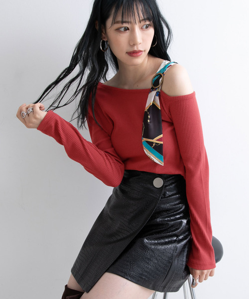 Newlyme(ニューリーミー)の「スカーフ付きワンショルテレコ長袖トップス(Tシャツ/カットソー・レディース・ホワイト/ブラック/ベージュ/レッド/サックスブルー/ブルー系その他/ブラック×ブラック/ベージュ×ブラック/ホワイト×ブラック・MEDIUM/LARGE/X-LARGE)」の14枚目の写真