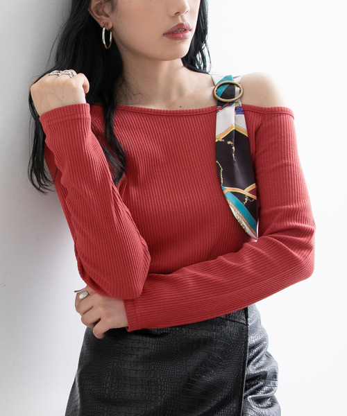 Newlyme(ニューリーミー)の「スカーフ付きワンショルテレコ長袖トップス(Tシャツ/カットソー・レディース・ホワイト/ブラック/ベージュ/レッド/サックスブルー/ブルー系その他/ブラック×ブラック/ベージュ×ブラック/ホワイト×ブラック・MEDIUM/LARGE/X-LARGE)」の15枚目の写真