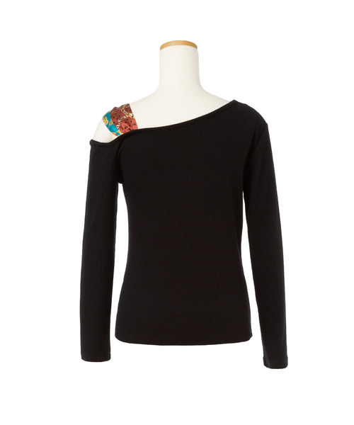 Newlyme(ニューリーミー)の「スカーフ付きワンショルテレコ長袖トップス(Tシャツ/カットソー・レディース・ホワイト/ブラック/ベージュ/レッド/サックスブルー/ブルー系その他/ブラック×ブラック/ベージュ×ブラック/ホワイト×ブラック・MEDIUM/LARGE/X-LARGE)」の20枚目の写真