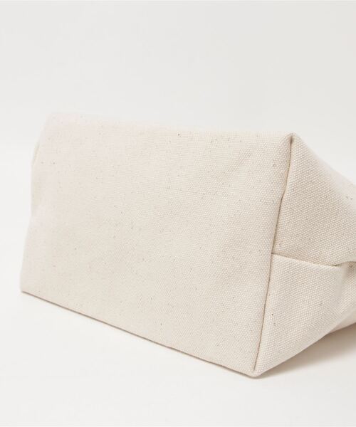 FRUIT OF THE LOOM(フルーツオブザルーム)の「FRUIT OF THE LOOM EMB LUNCH TOTE(トートバッグ・レディース・ミント/オフホワイト/ブラウン/ネイビー/オレンジ/ブラック・FREE)」の8枚目の写真