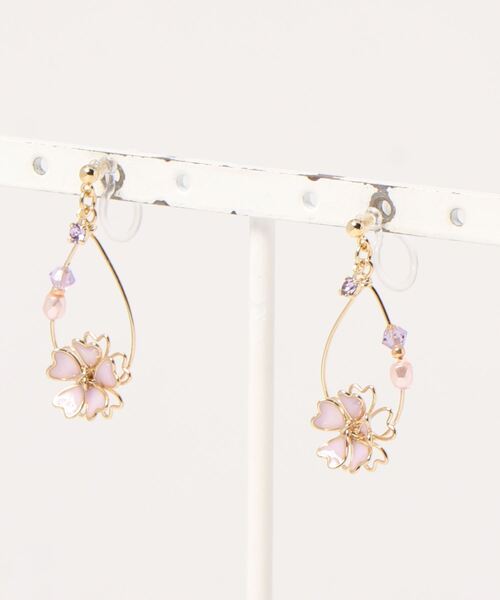 カヤ(カヤ)の「【カヤ】咲き桜イヤリング(イヤリング・レディース・パープル/ピンク/ブルー・FREE)」の3枚目の写真