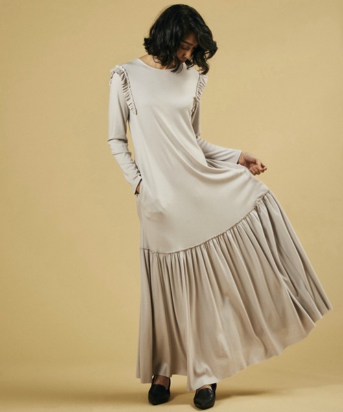 Sov.(ソブ)の「Grandich Wool クリアスムース super120s マキシワンピース(ワンピース・レディース・ライトグレー/ブラック/モカ・38/36)」の3枚目の写真