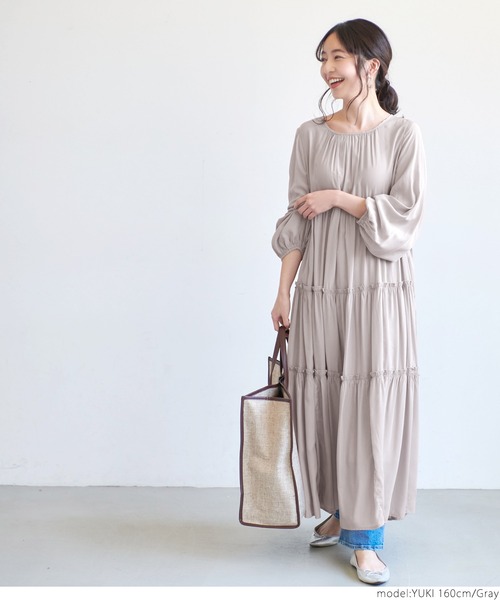 coca(coca)(コカ)の「とろみサテンティアードワンピース(ワンピース・レディース・グレー/ライトグリーン・ONE SIZE)」の3枚目の写真