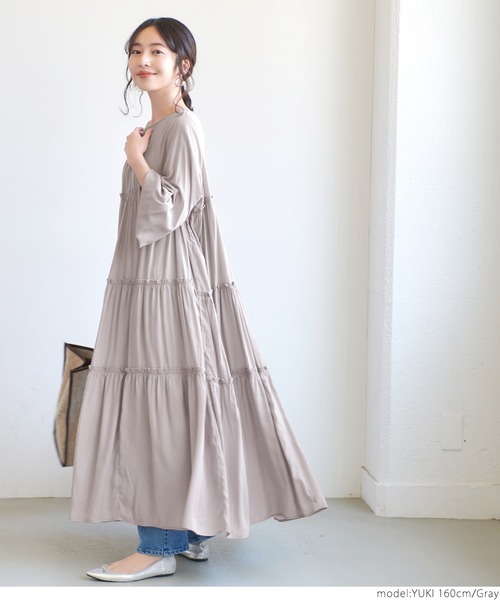 coca(coca)(コカ)の「とろみサテンティアードワンピース(ワンピース・レディース・グレー/ライトグリーン・ONE SIZE)」の4枚目の写真