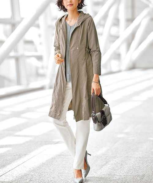 BELLUNA PLUS（ベルーナ）の「フレアーシルエットロング丈パーカー