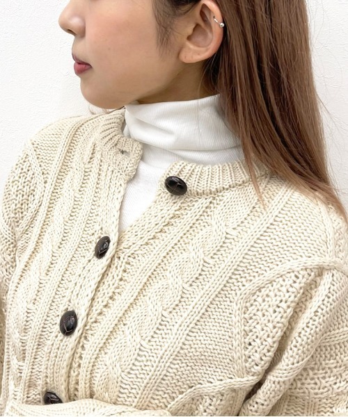 apres jour mignon(アプレジュールミニョン)の「リブタートルインナー【ZOZOTOWN限定アイテム】(Tシャツ/カットソー・レディース・オフホワイト/ブラック/ダークブラウン・フリー/X-LARGE)」の5枚目の写真